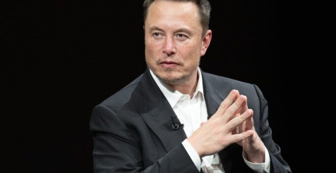 Musk to Cut 10% of Tesla Jobs Worldwide